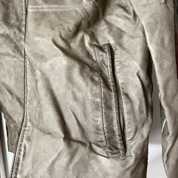 Wilson’s Leather Distressed Biker Jacket - Picture 6 of 8